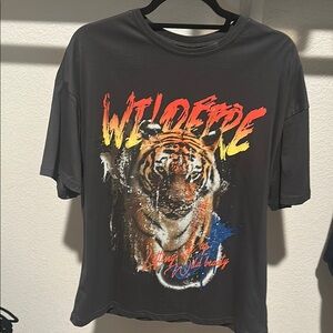 Pick 5 tee for $20

SHEIN Black Wild Tiger Graphic Oversized Tee